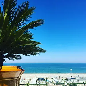 Select Suites&spa Hotel